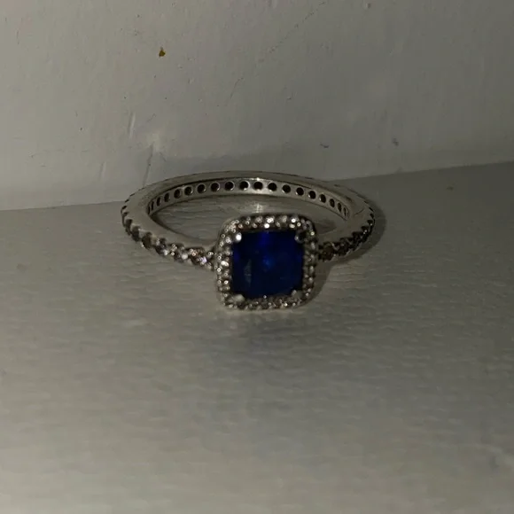 Beautiful Pandora Ring - Picture 3 of 7